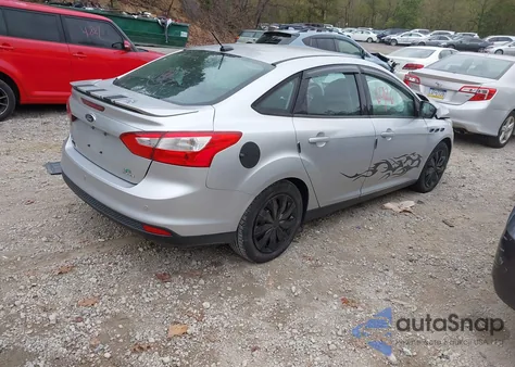 2014 Ford Focus Se from USA, damaged, VIN 1FADP3F2XEL136560